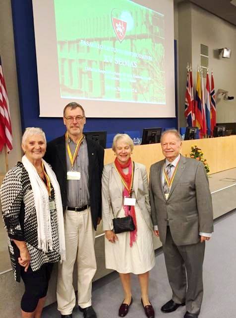 Australijos delegatai PLB Seime. Iš kairės: Irena Stumbrienė, Antanas Čibiras, Eglė Garrick, Romas C